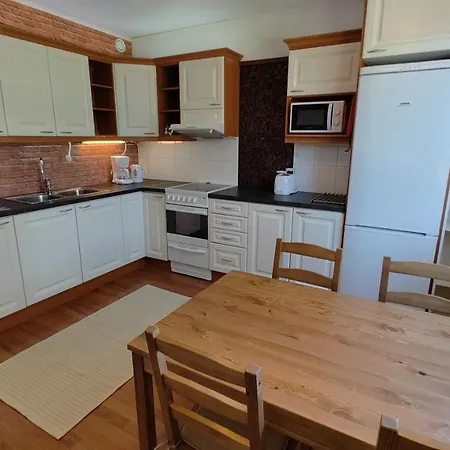 New 1 Bedroom Near Amenities Near Tahko Apartamento